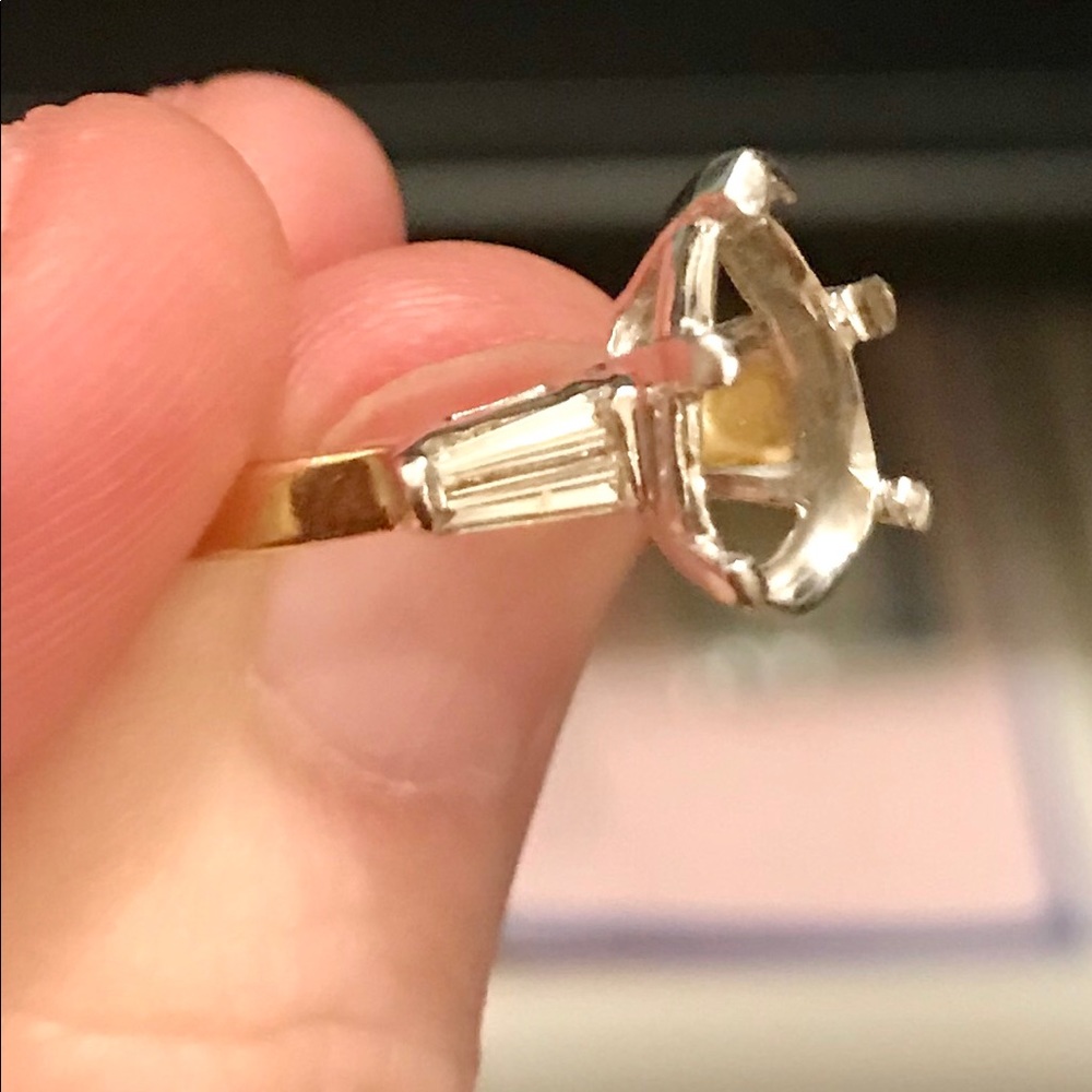 ESTATE .35CT DIAMOND 14K Gold 4 STONE BAGUETTEs